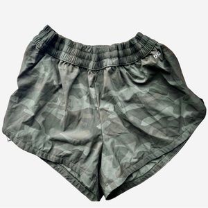 || NEW || DSG Green Camo Lined Athletic 2.5” Shorts Women’s Small